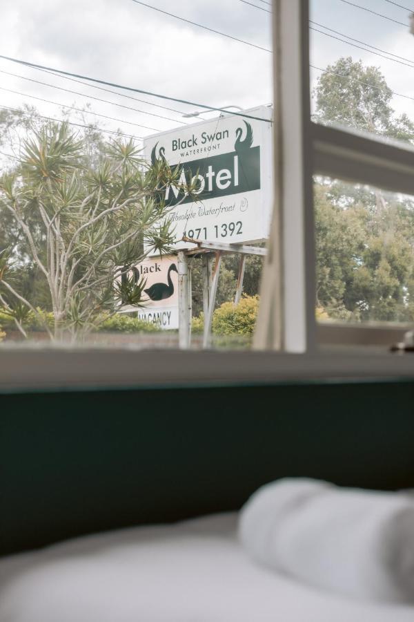 Black Swan Waterfront Motel (Adults Only) Swansea Exteriér fotografie