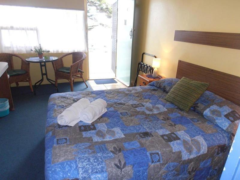Black Swan Waterfront Motel (Adults Only) Swansea Exteriér fotografie