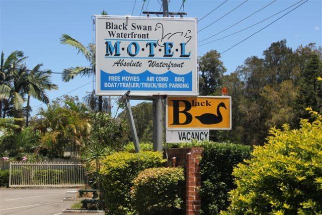 Black Swan Waterfront Motel (Adults Only) Swansea Exteriér fotografie